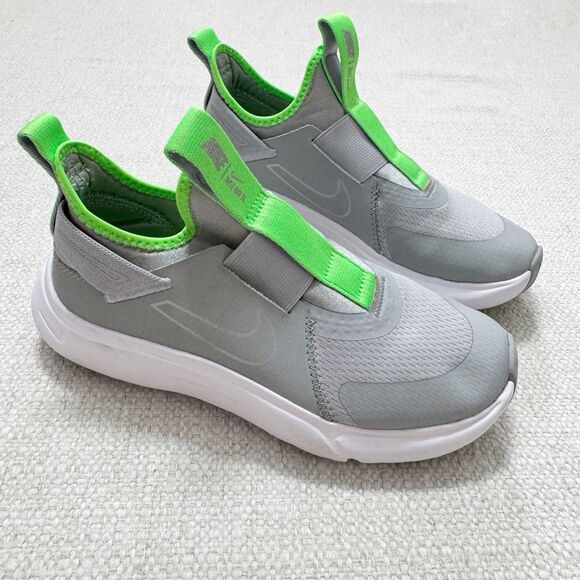 Nike Flex Plus Running Shoes Kids Youth Size 2Y Gray Green Slip On CW7429-007 - Picture 1 of 13